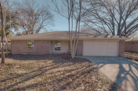 1800 Mulberry Drive Benbrook TX 76126