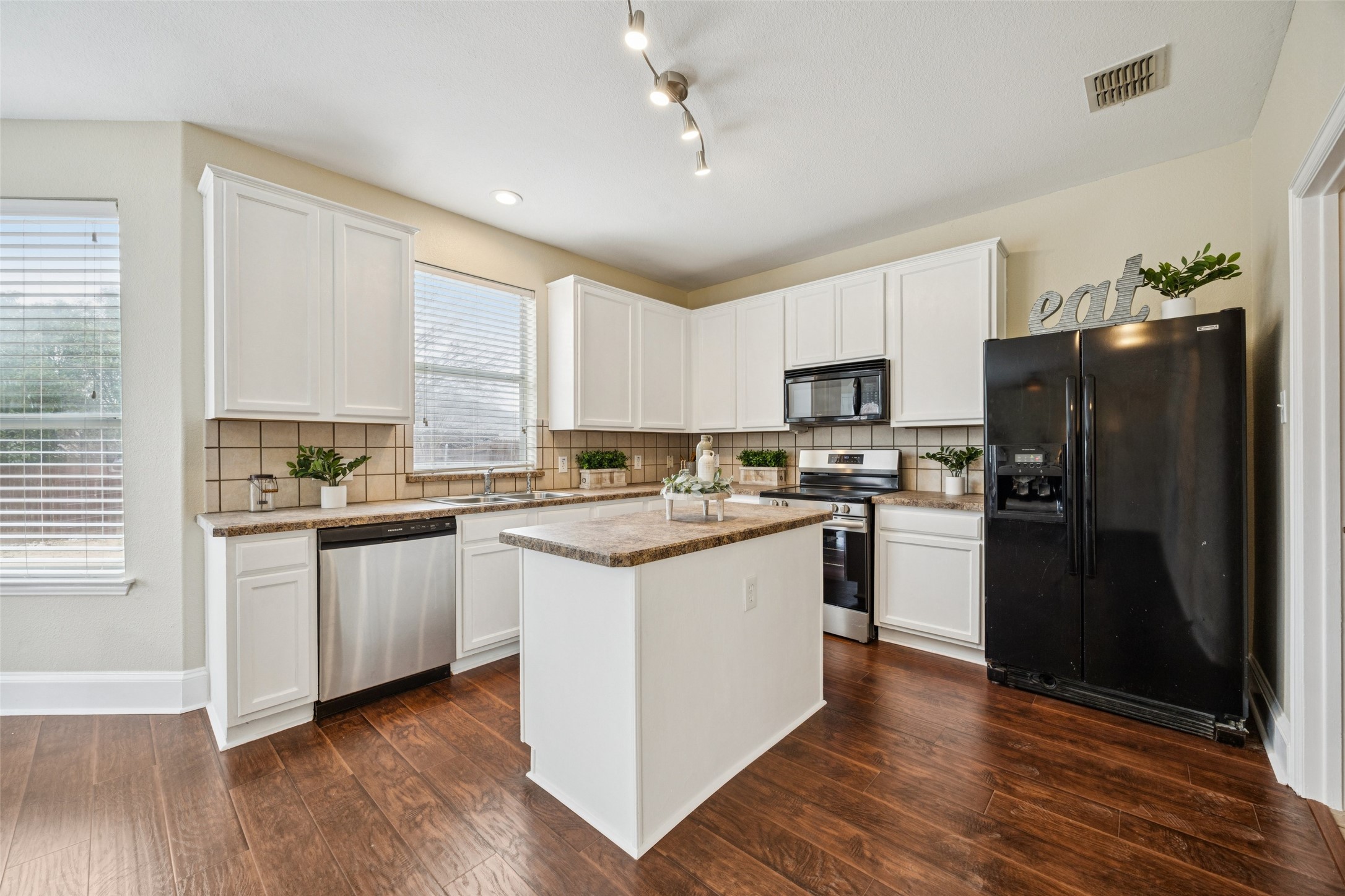 1528 Syracuse Drive Van Alstyne TX 75495
