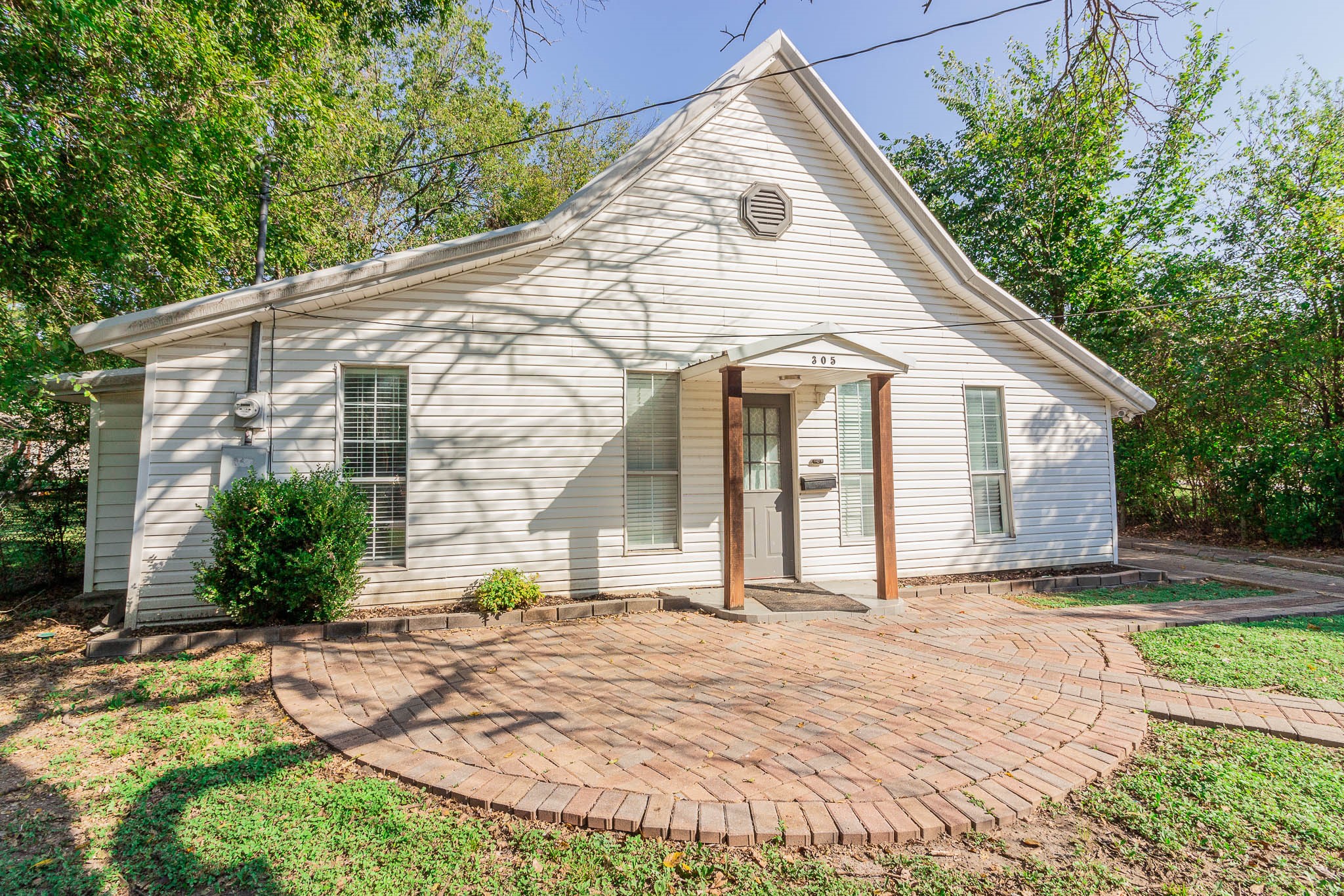 305 E 2nd North Street Kaufman TX 75142