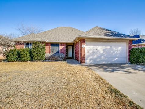 335 Meador Lane Burleson TX 76028