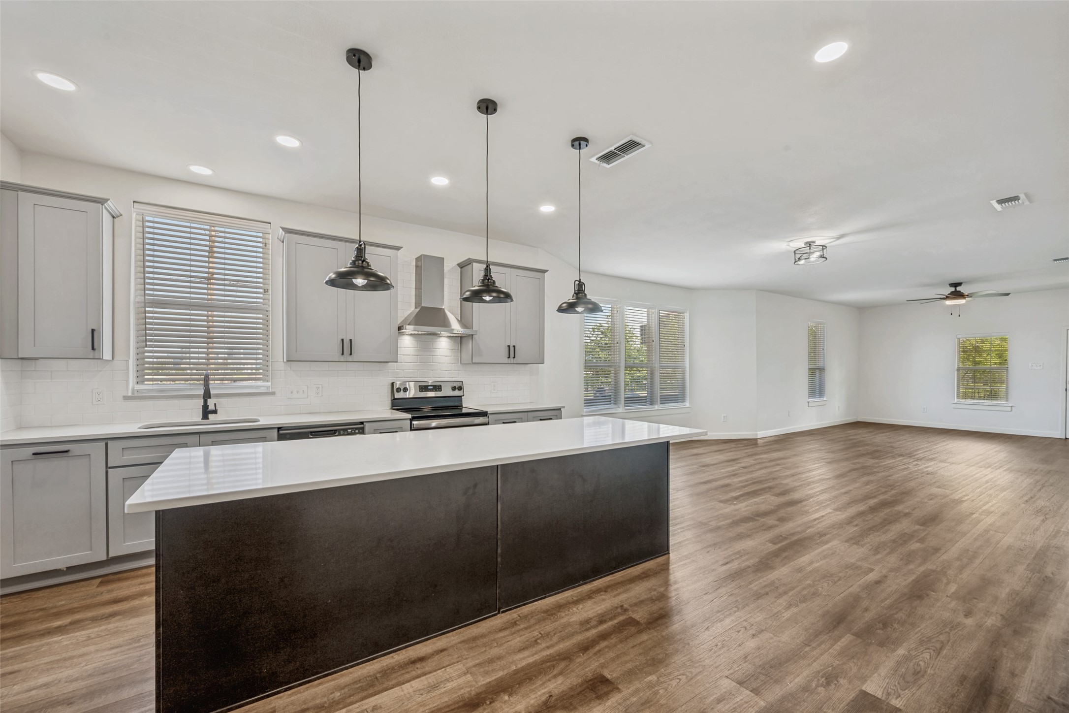 1704 S Jennings Avenue Fort Worth TX 76110