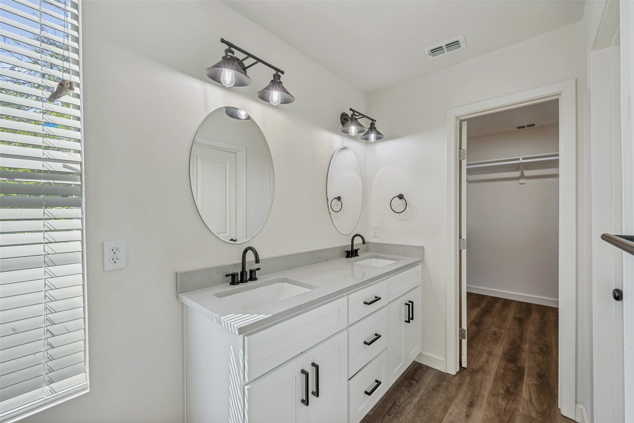 1704 S Jennings Avenue Fort Worth TX 76110