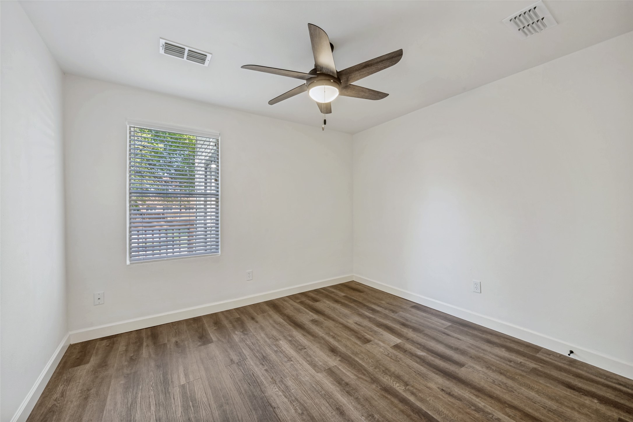1704 S Jennings Avenue Fort Worth TX 76110