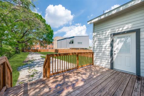 1704 S Jennings Avenue Fort Worth TX 76110