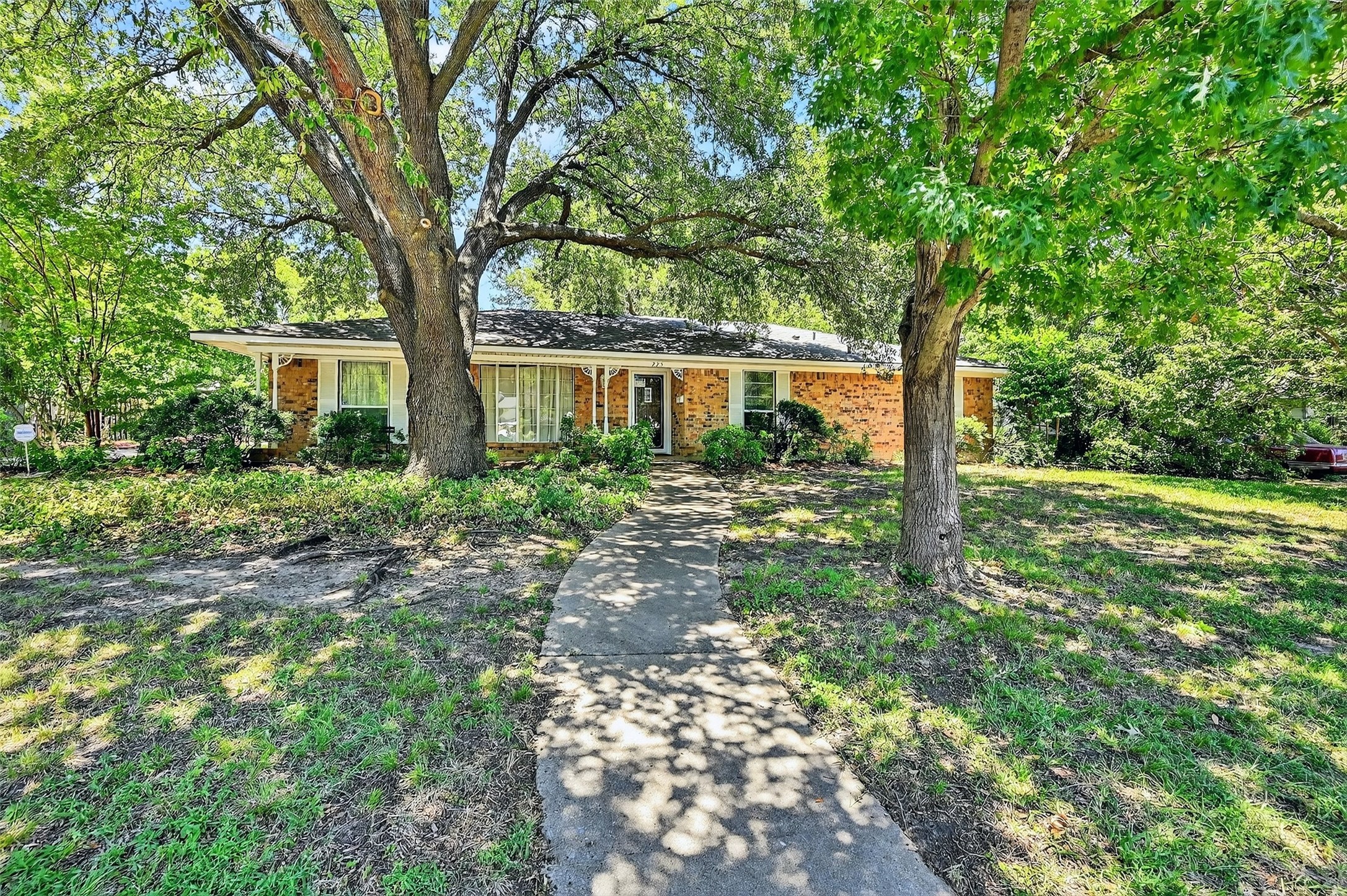 Sherman TX, 225 W Texas Street