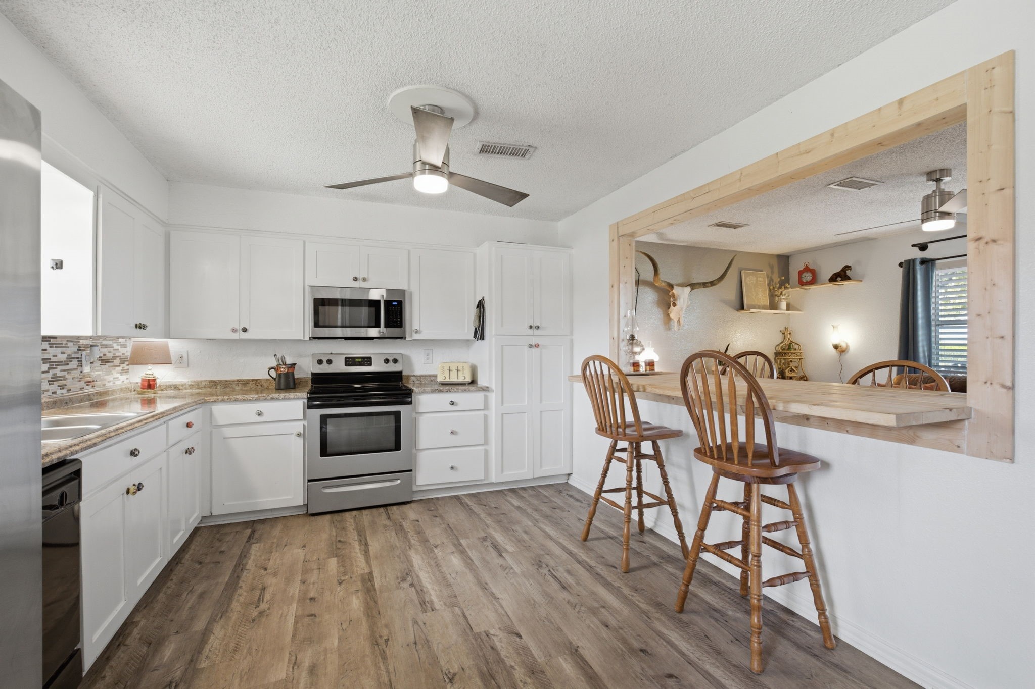 300 W Locust Street Leonard TX 75452