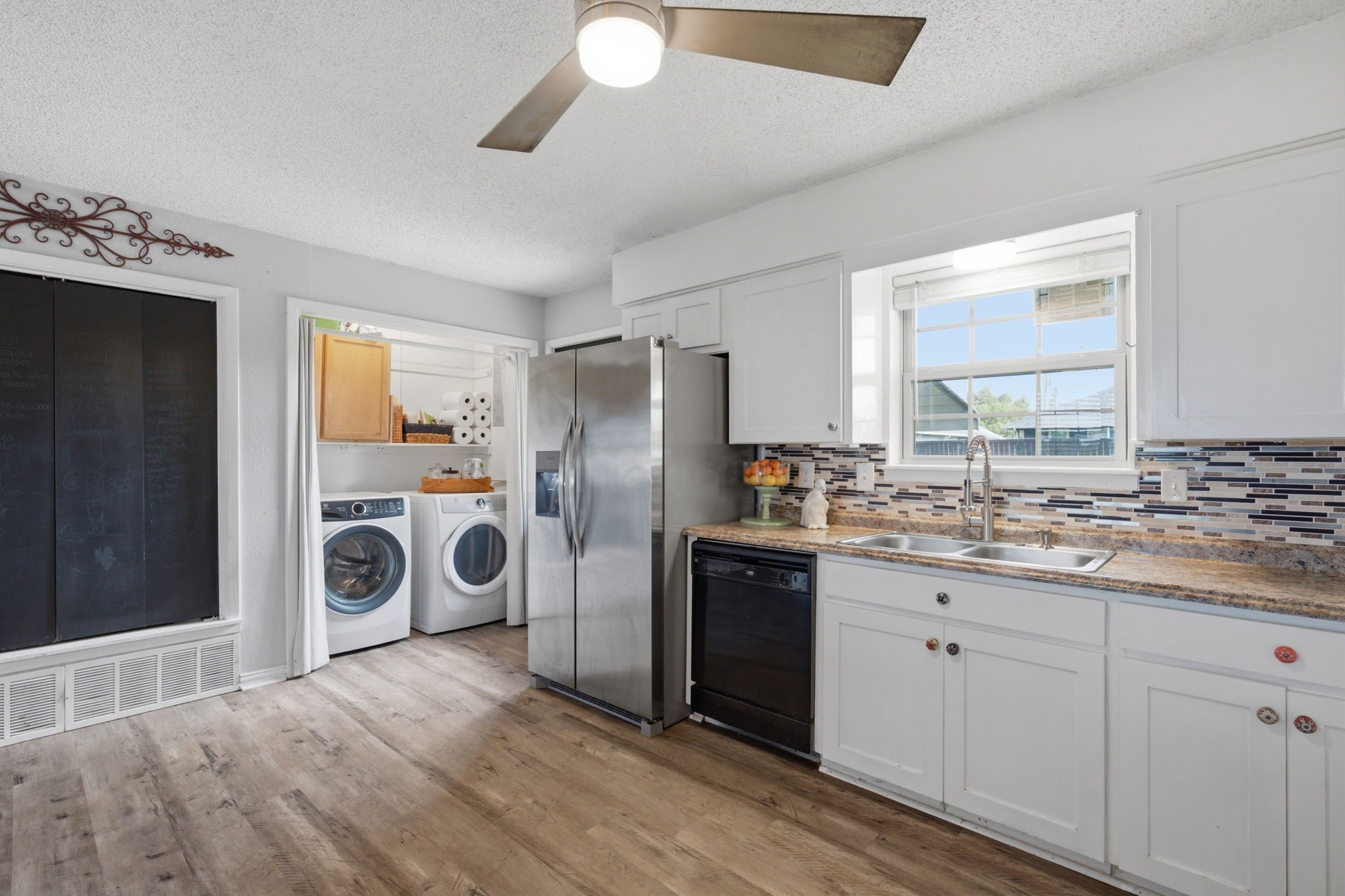 300 W Locust Street Leonard TX 75452