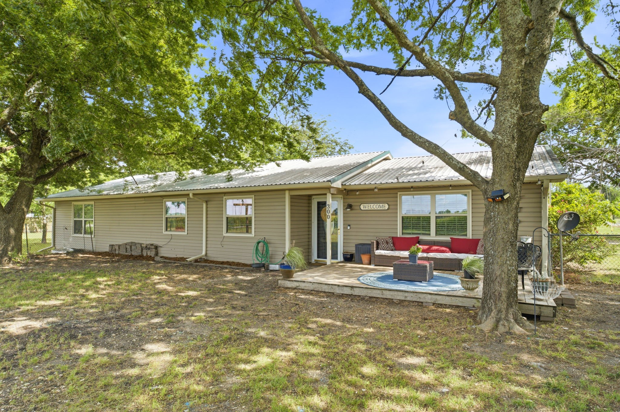300 W Locust Street Leonard TX 75452