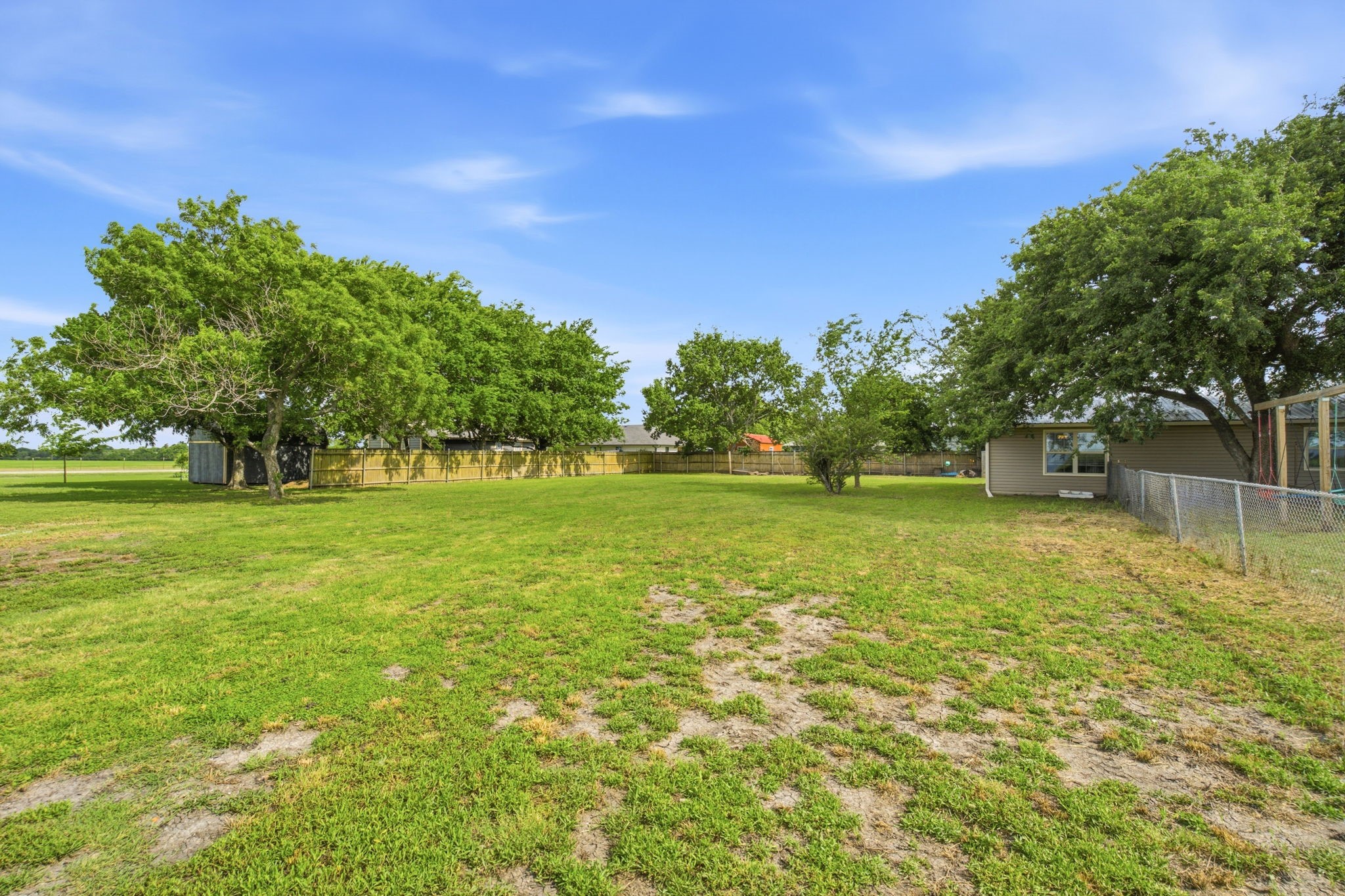 300 W Locust Street Leonard TX 75452