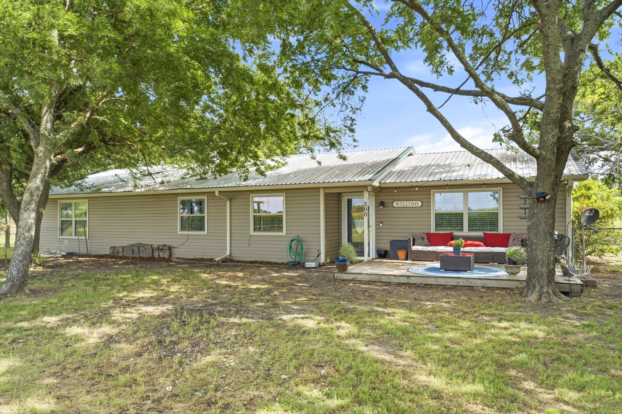 300 W Locust Street Leonard TX 75452