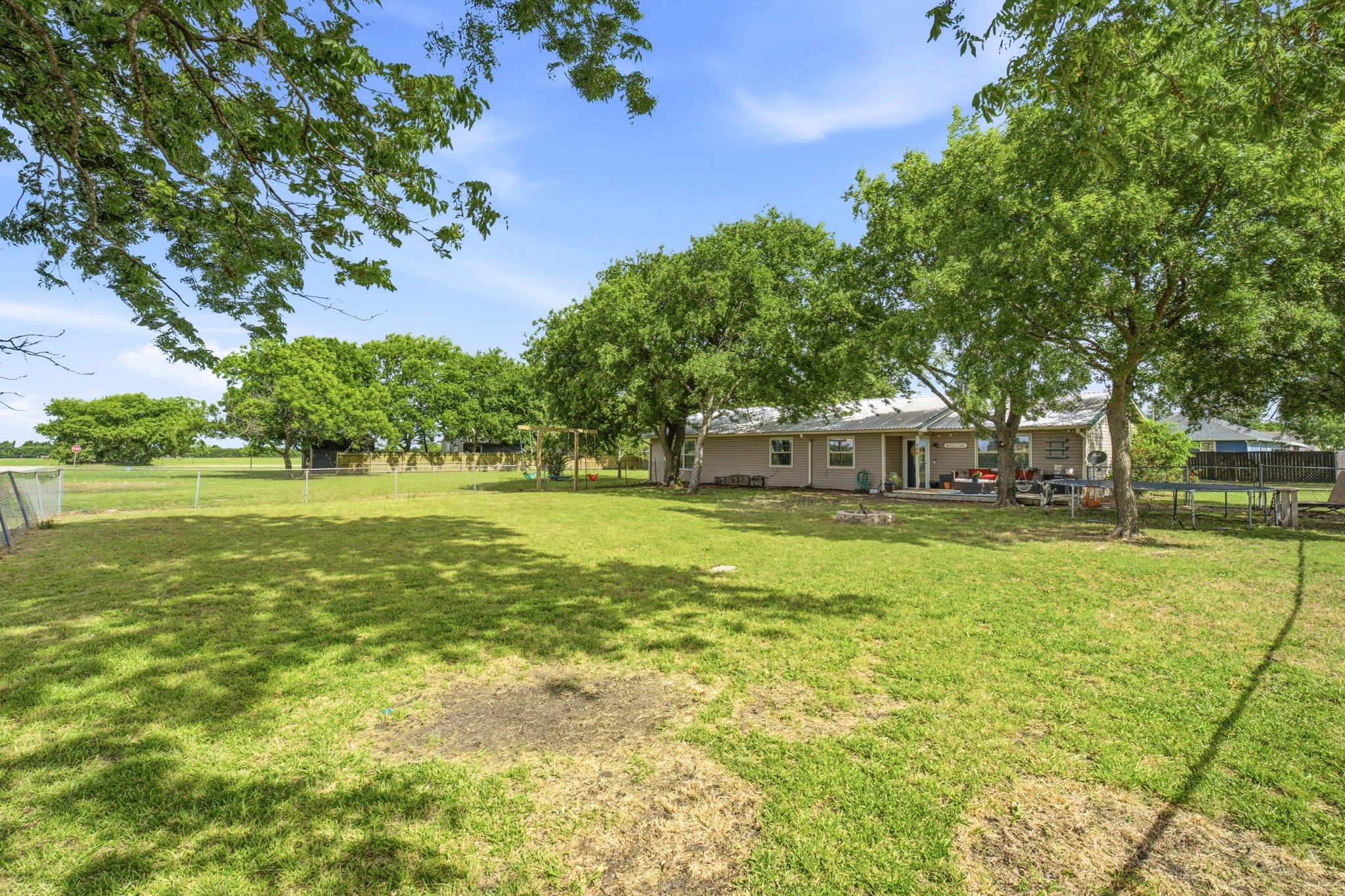300 W Locust Street Leonard TX 75452