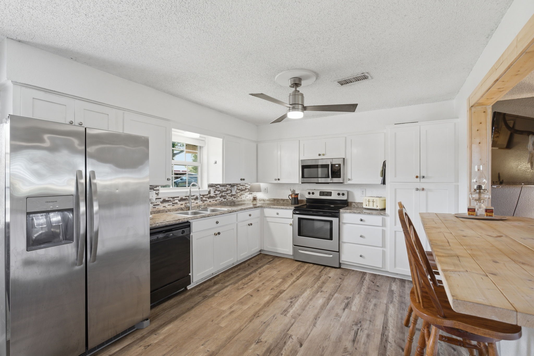 300 W Locust Street Leonard TX 75452