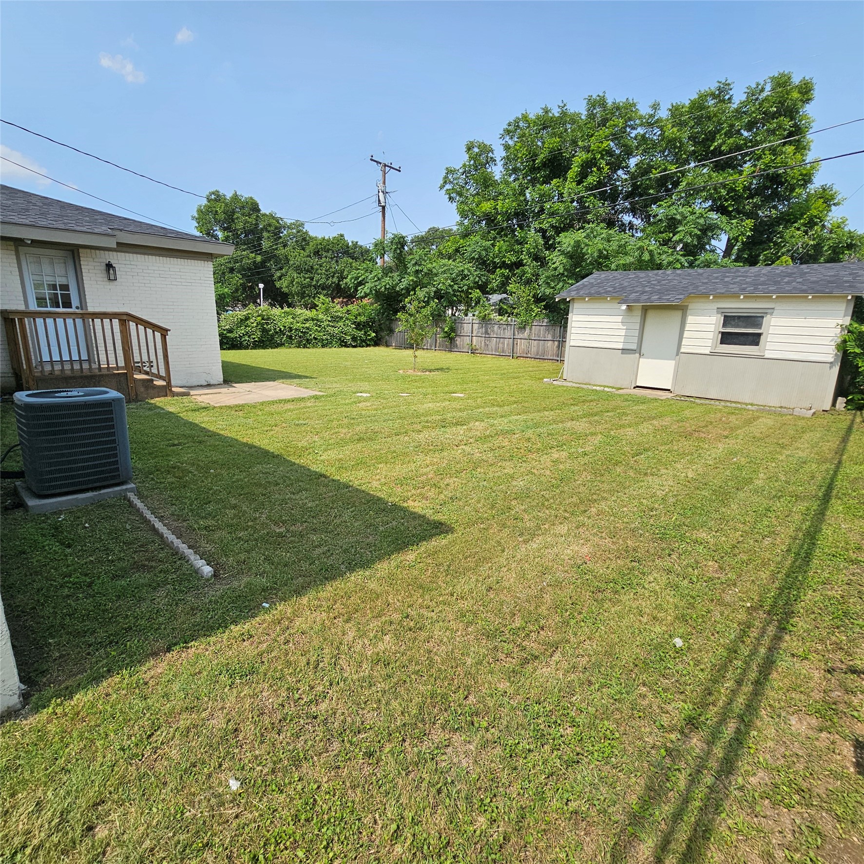 802 Brown Trail Bedford TX 76022