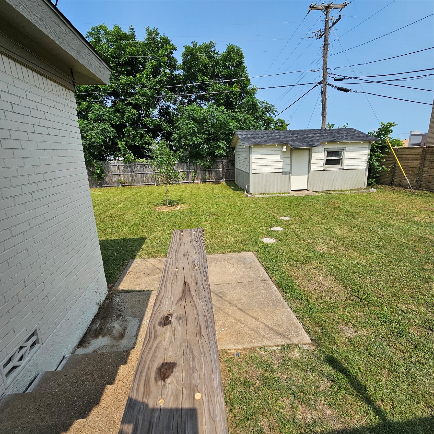 802 Brown Trail Bedford TX 76022