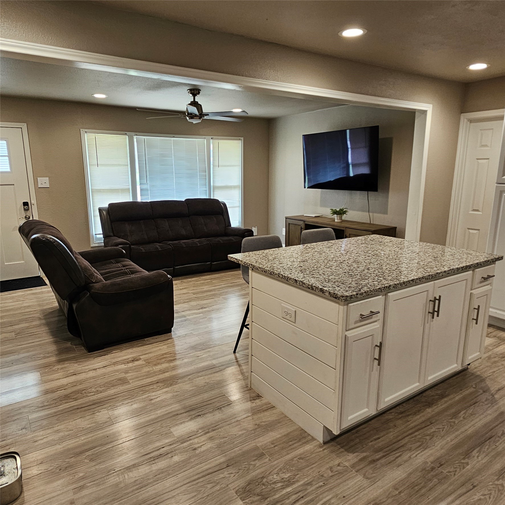 802 Brown Trail Bedford TX 76022