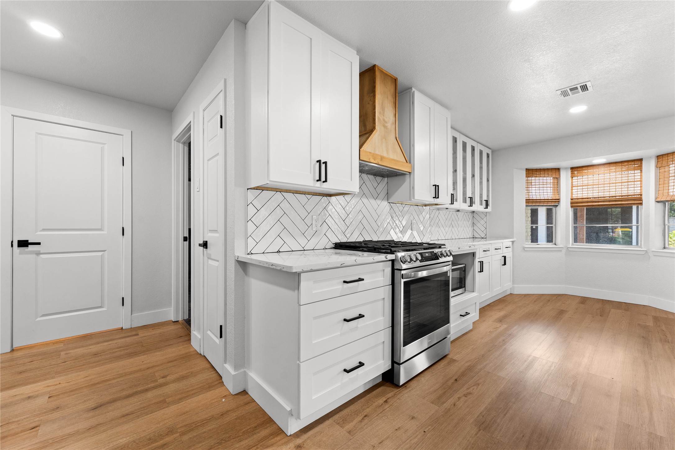 1109 Knotty Oaks Drive Woodway TX 76712