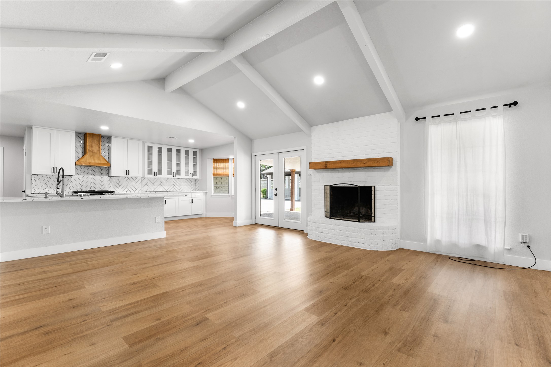 1109 Knotty Oaks Drive Woodway TX 76712