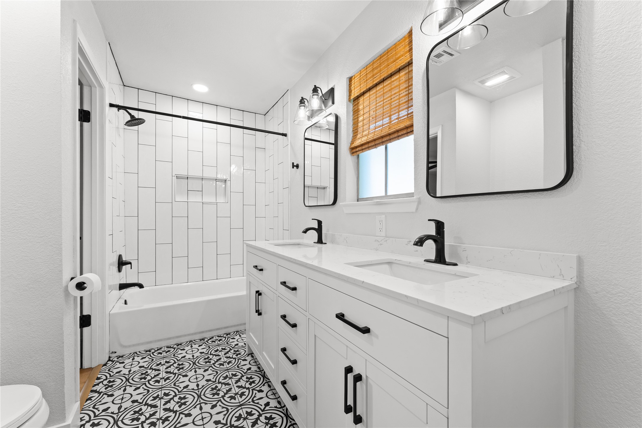 1109 Knotty Oaks Drive Woodway TX 76712