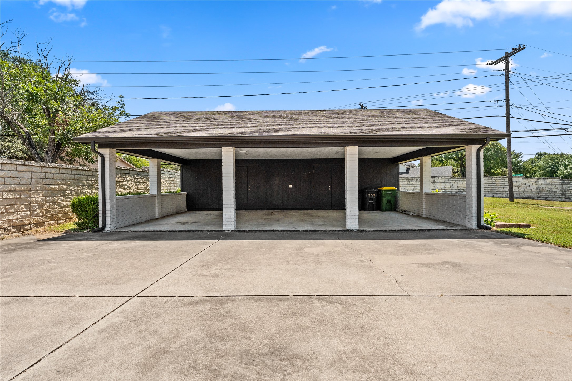 1109 Knotty Oaks Drive Woodway TX 76712