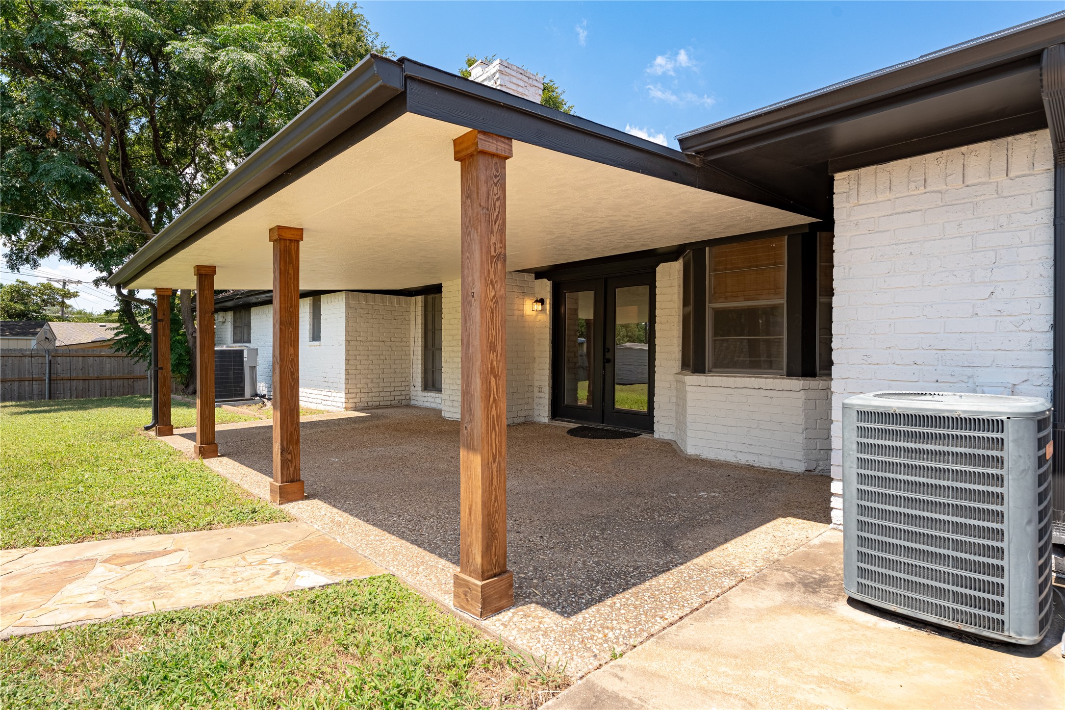 1109 Knotty Oaks Drive Woodway TX 76712