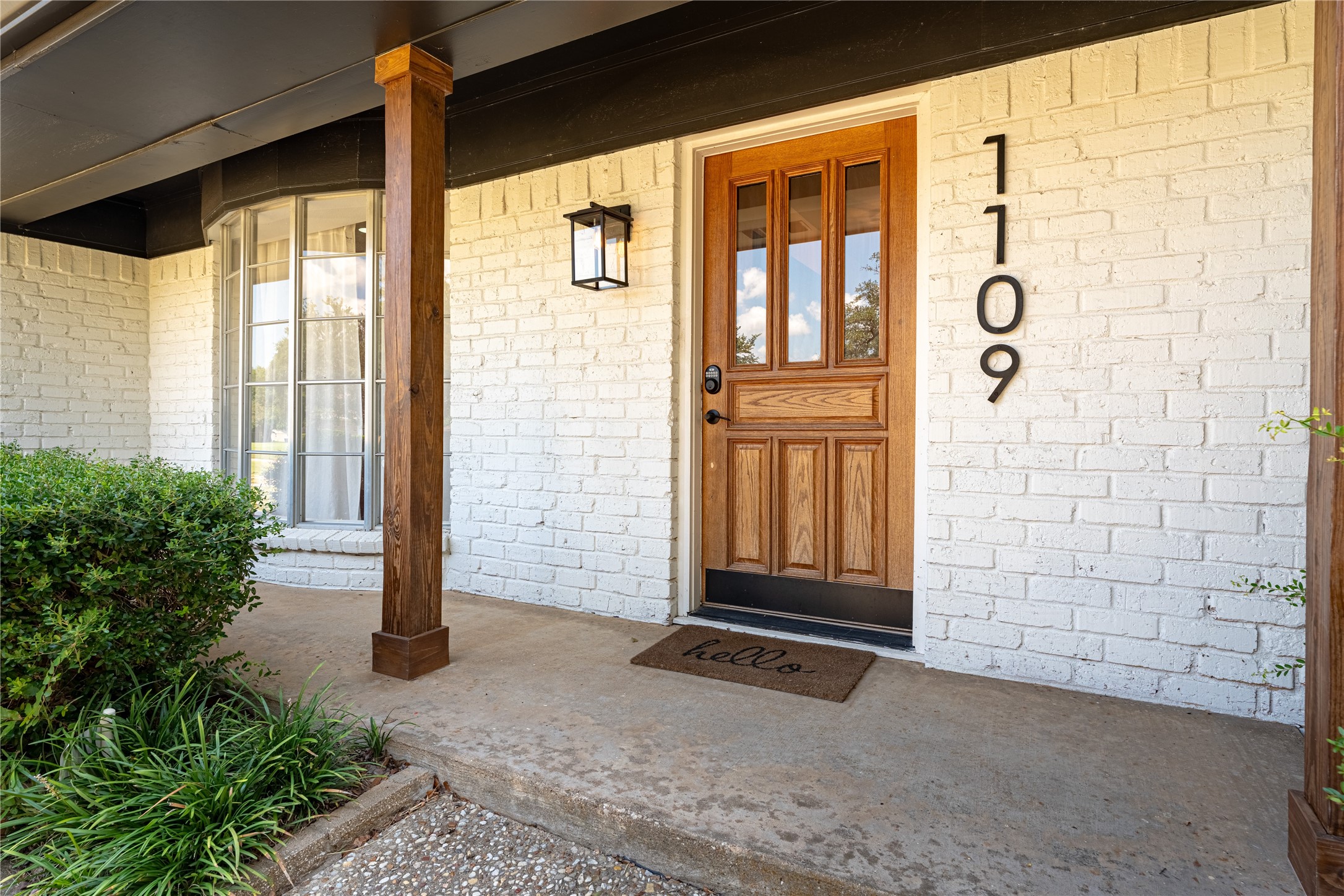 1109 Knotty Oaks Drive Woodway TX 76712