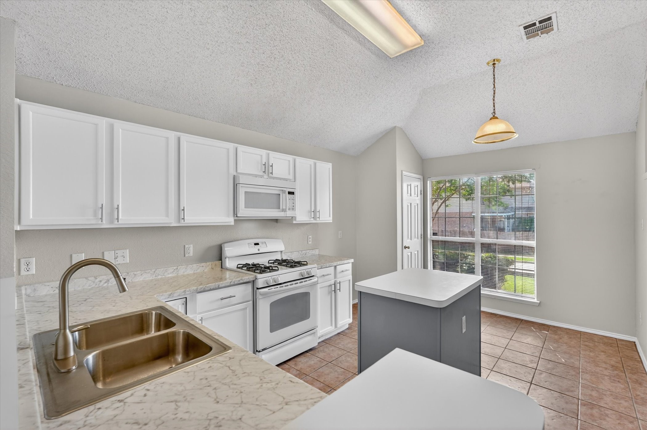 830 Orian Drive Mesquite TX 75181