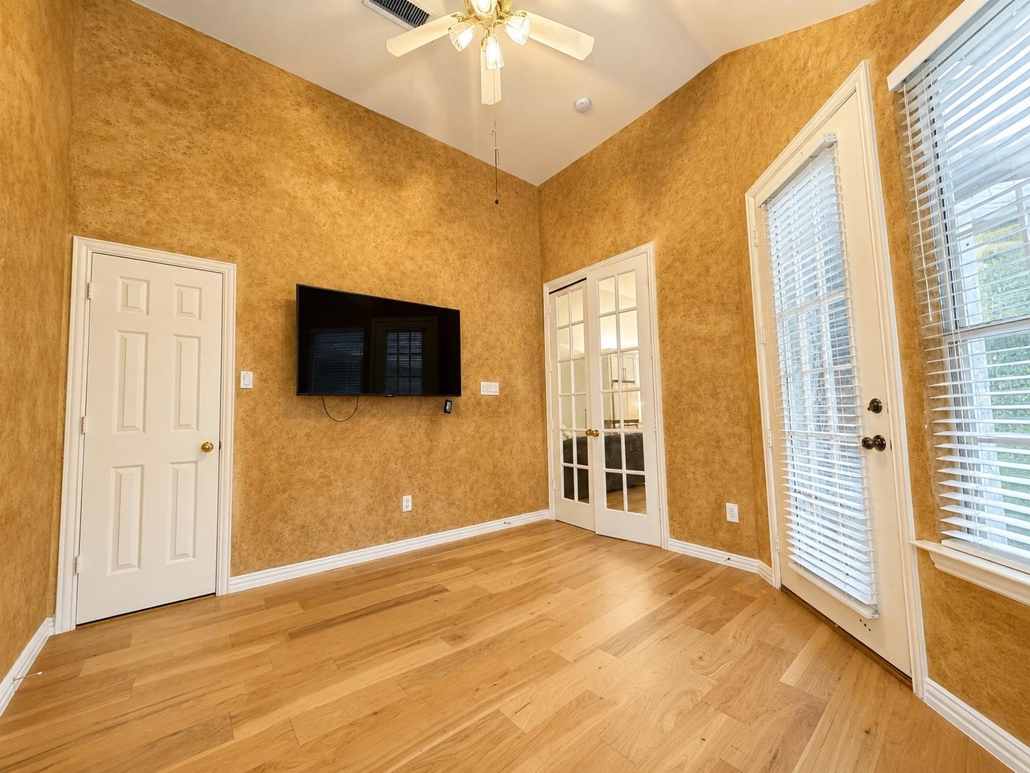 18283 Meandering Way Dallas TX 75252