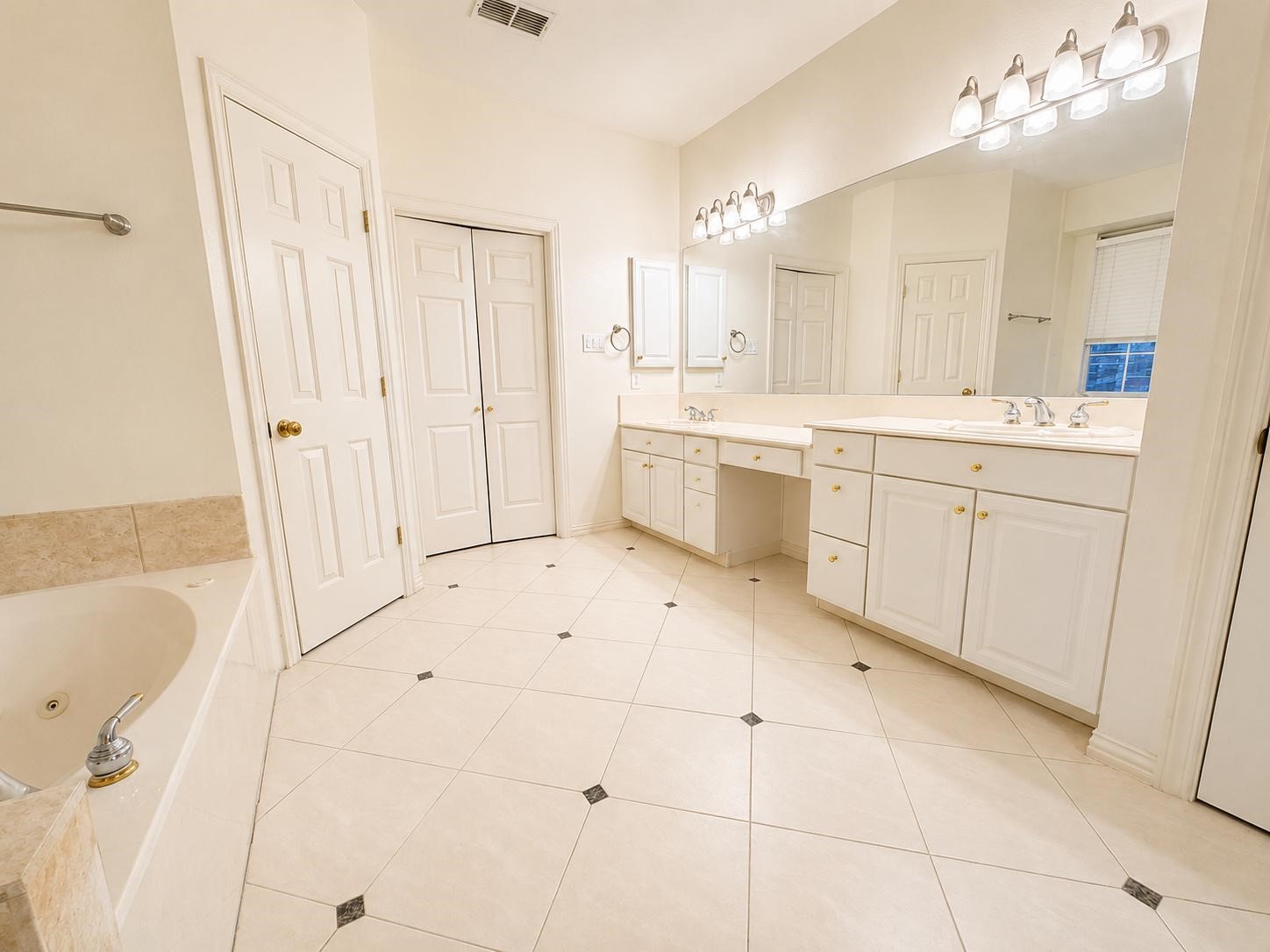18283 Meandering Way Dallas TX 75252