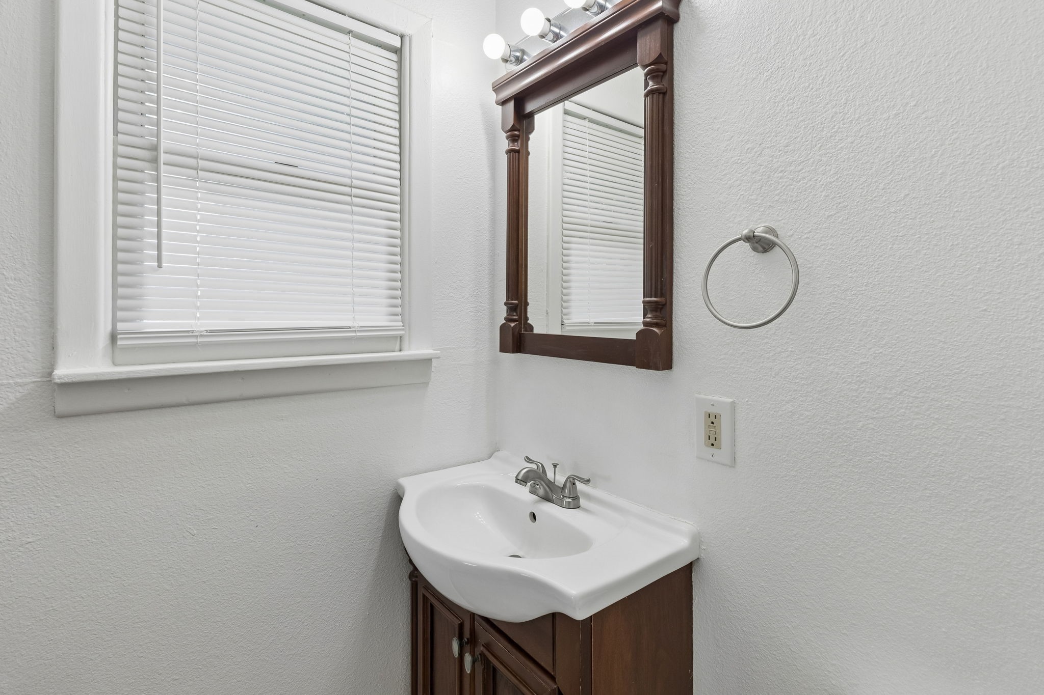2513 Cumberland Drive Garland TX 75041