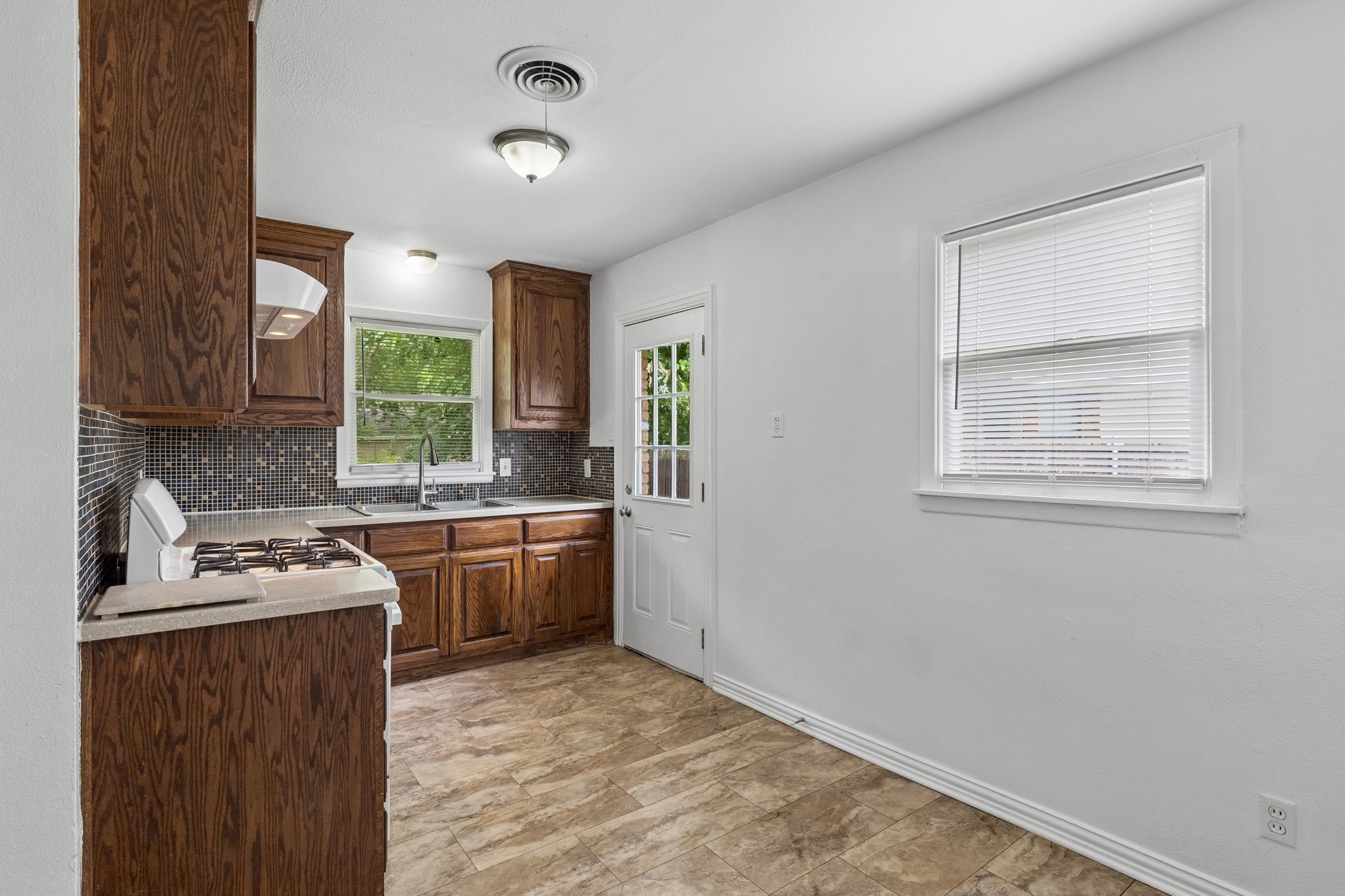 2513 Cumberland Drive Garland TX 75041