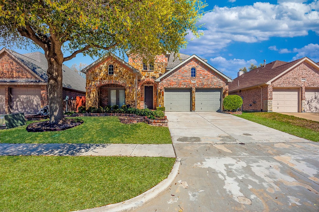2448 Harbour Drive Grand Prairie TX 75054