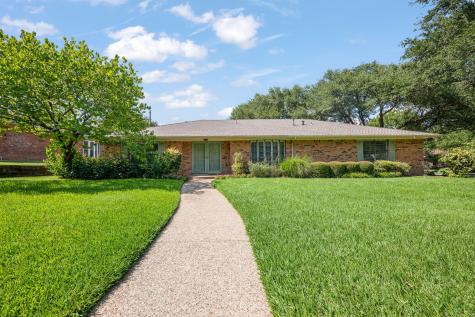 1502 Surry Place Drive Cleburne TX 76033