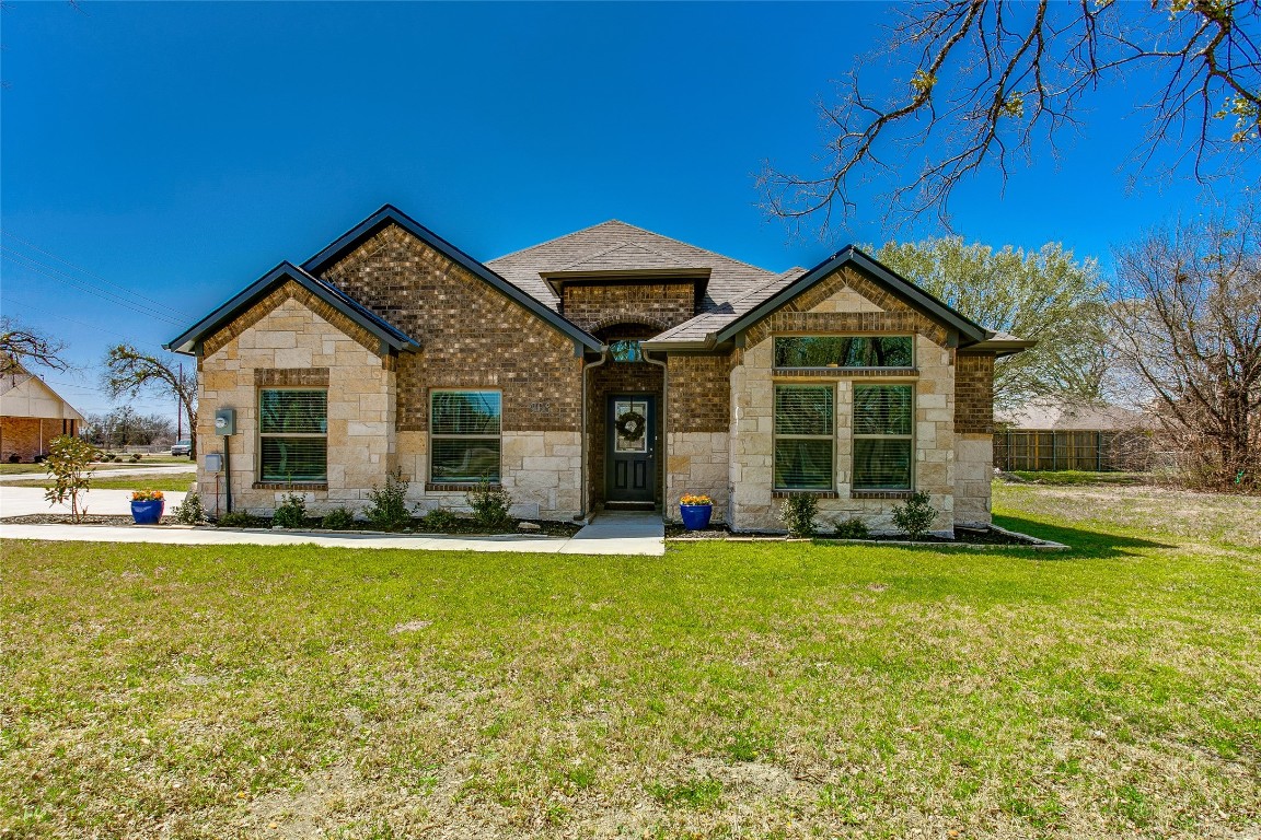 906 E Buffalo Street Forney TX 75126