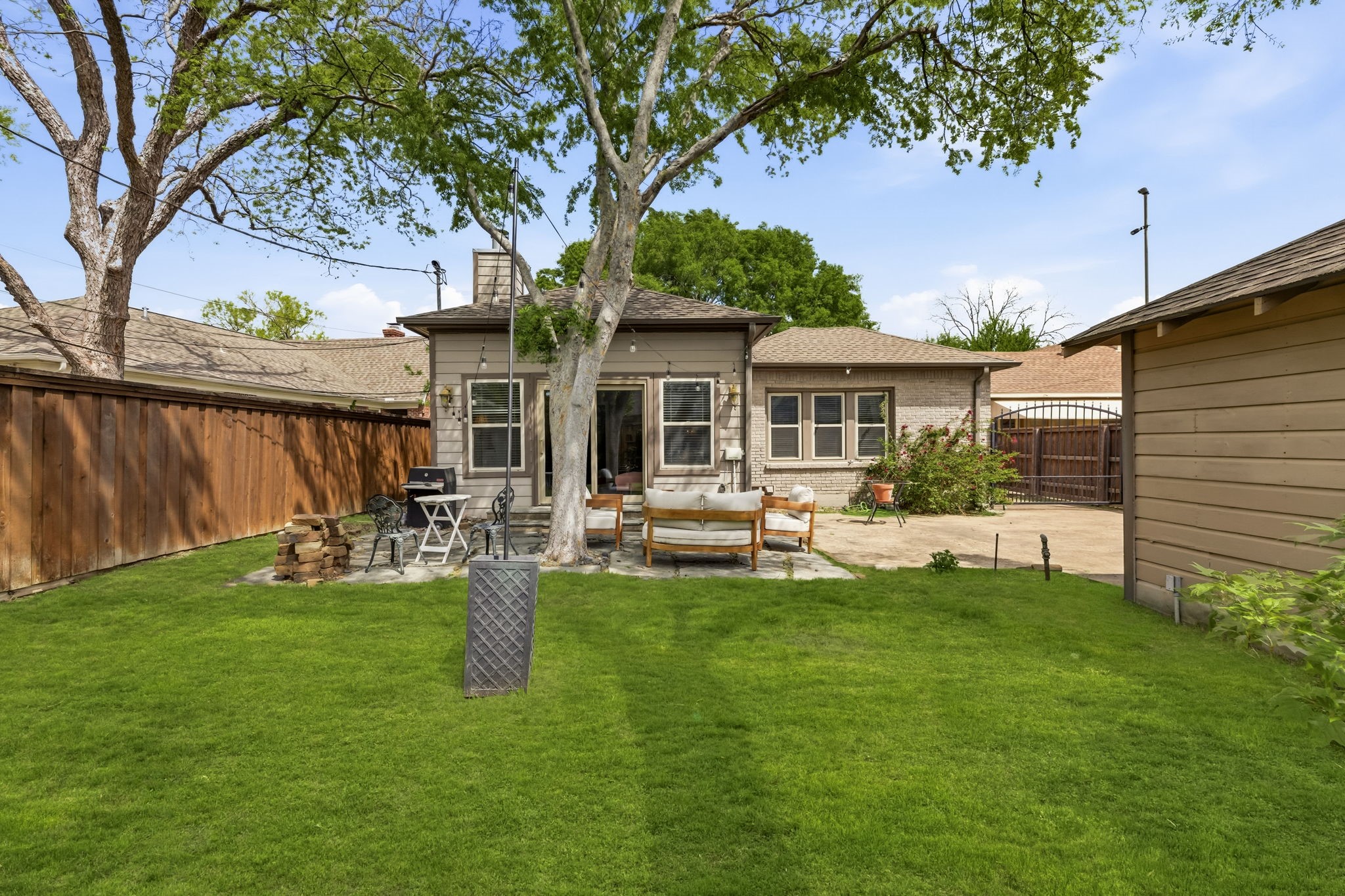 907 Monte Vista Drive Dallas TX 75223