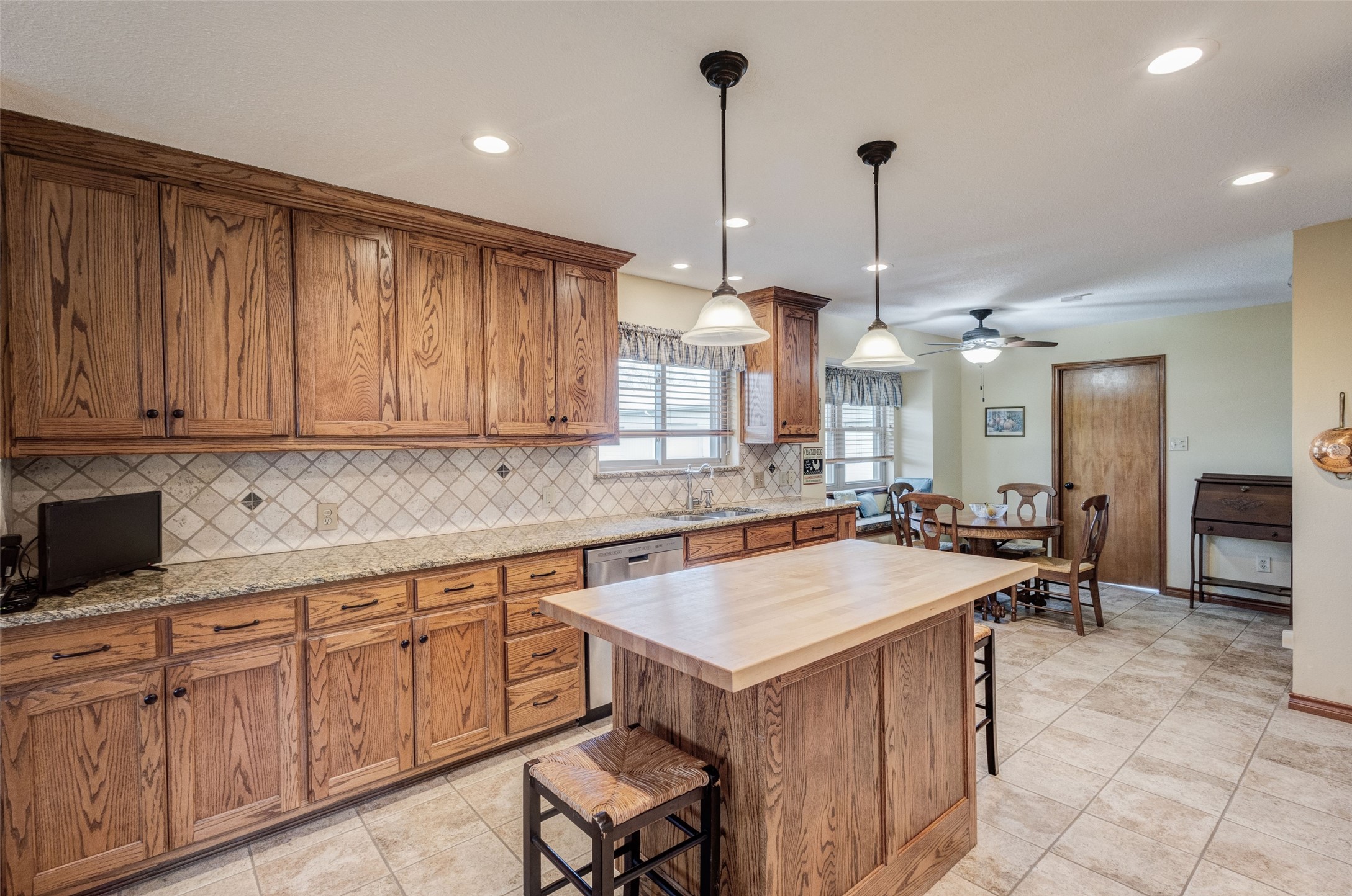 10715 County Road 2458 Poetry TX 75160
