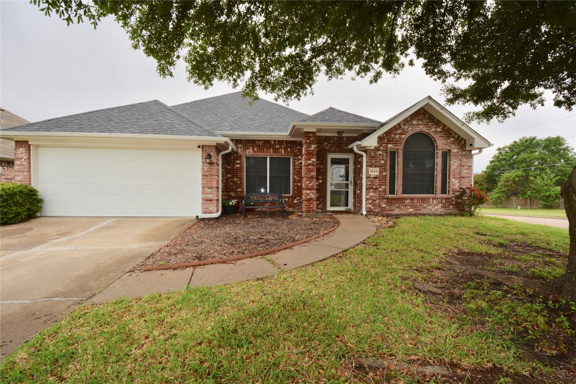 1929 Pebblebrook Lane Sherman TX 75092