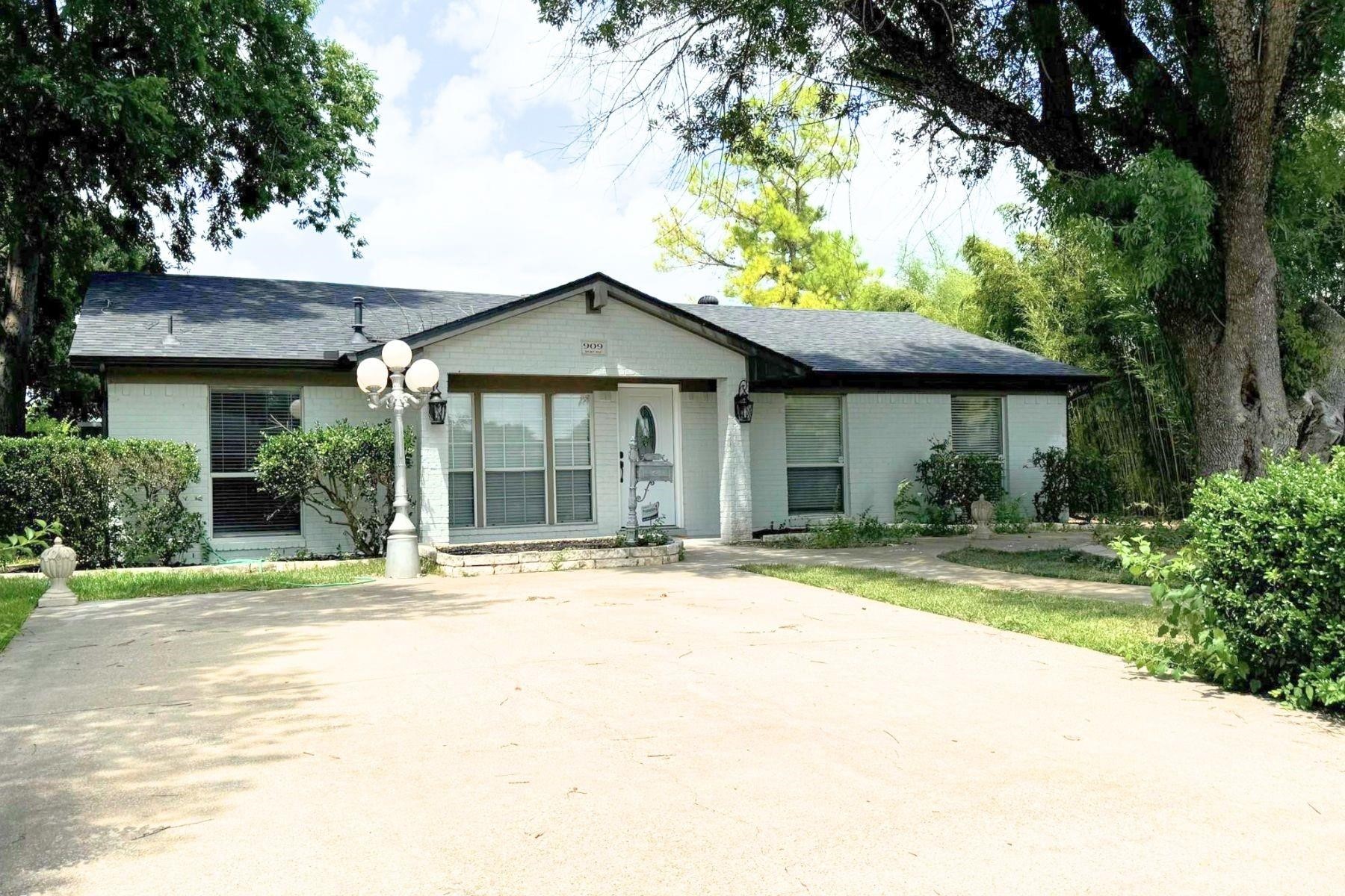 909 Milky Way Garland TX 75040