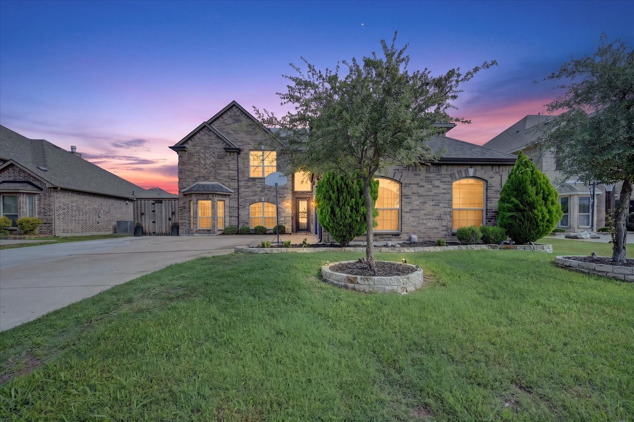 2832 Sendero Grand Prairie TX 75054