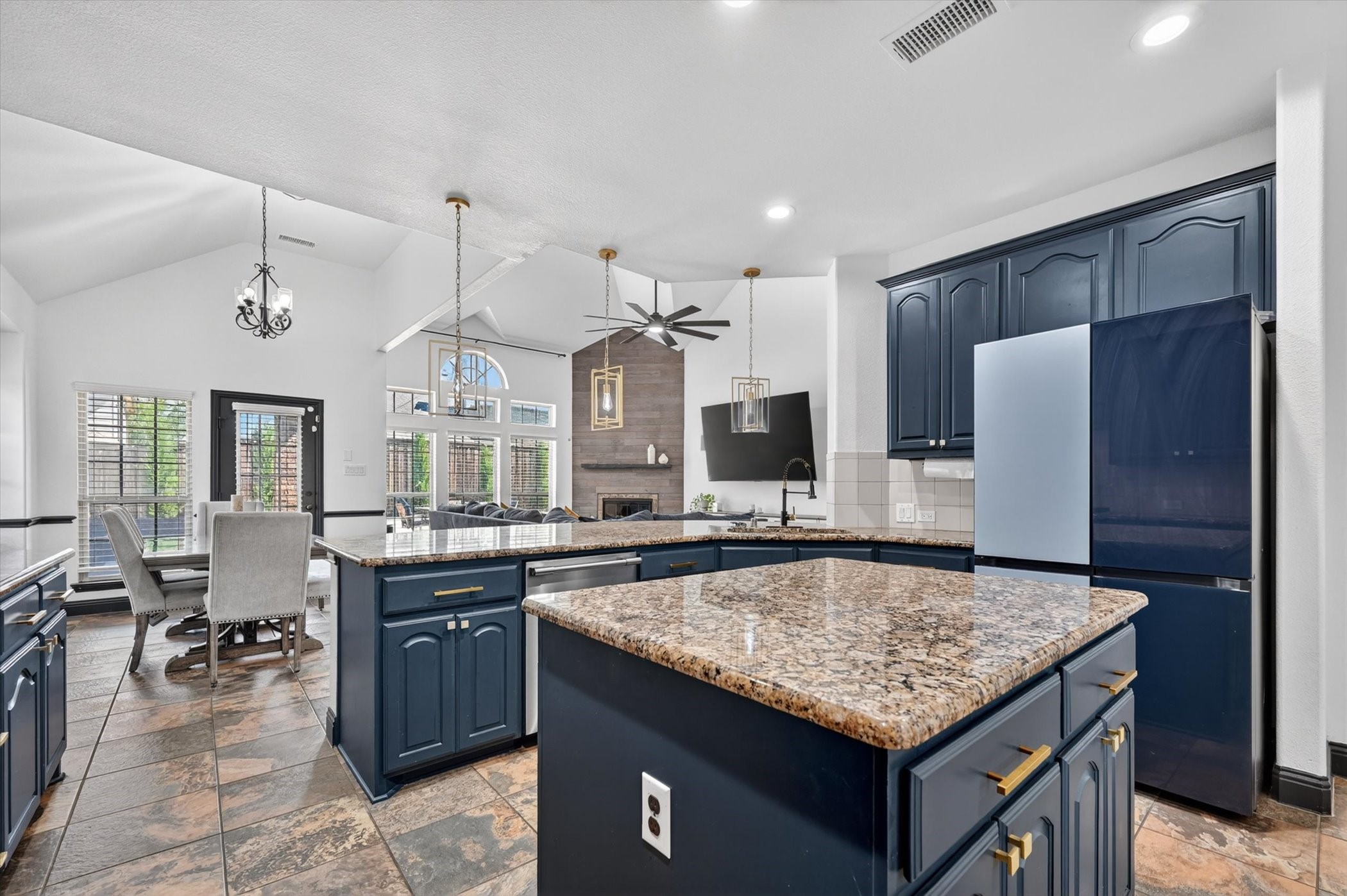 2832 Sendero Grand Prairie TX 75054