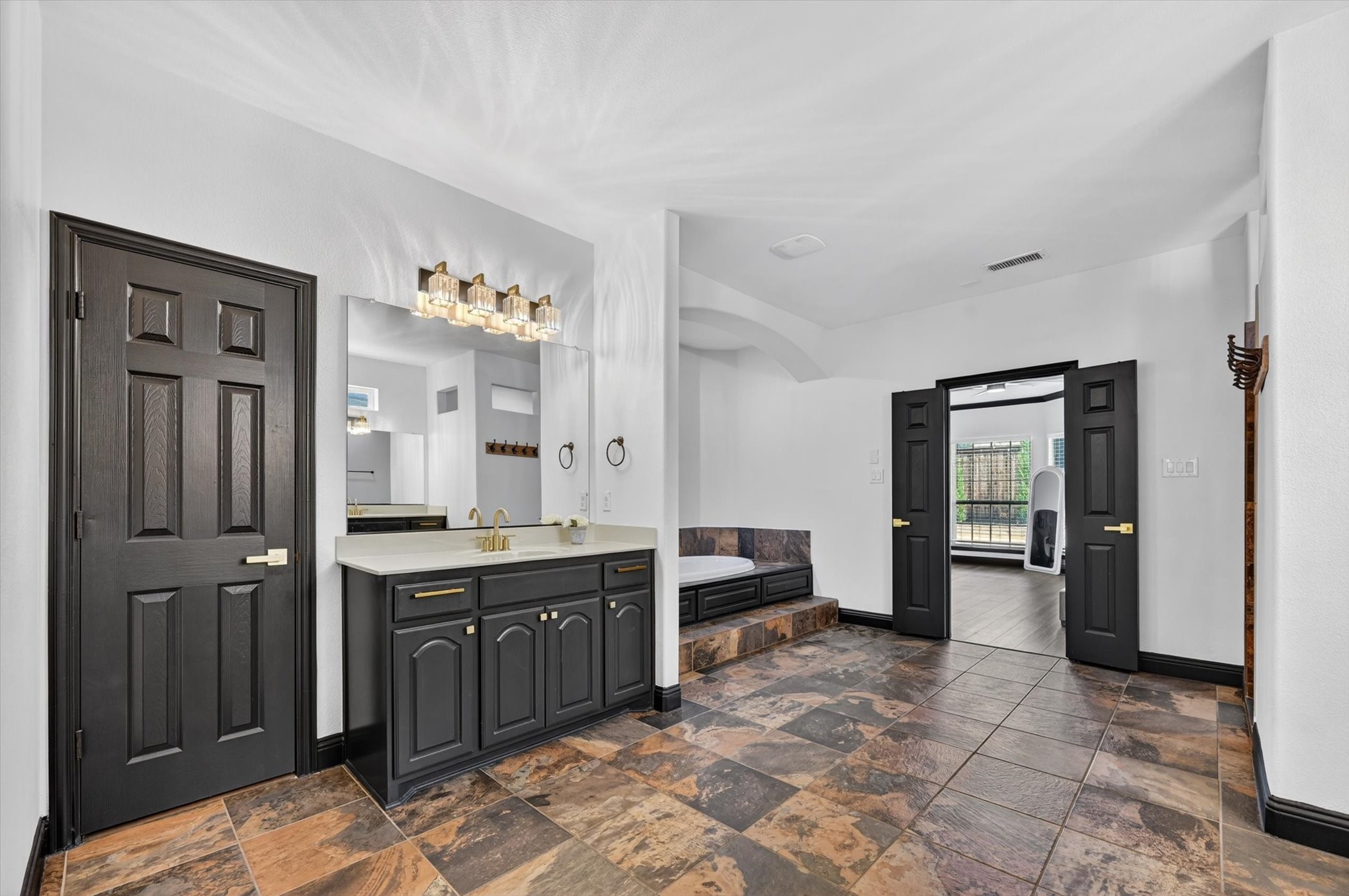 2832 Sendero Grand Prairie TX 75054