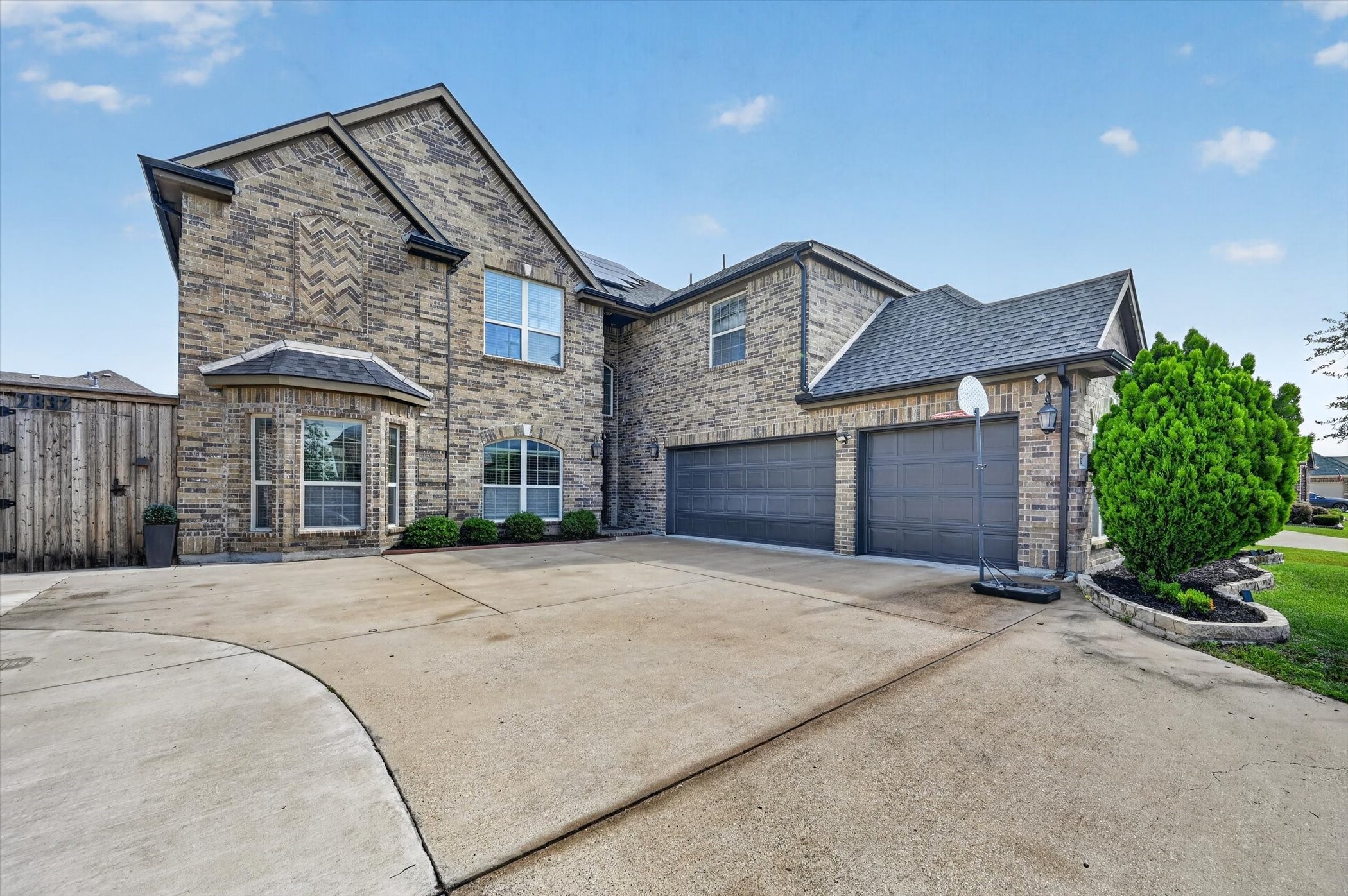 2832 Sendero Grand Prairie TX 75054