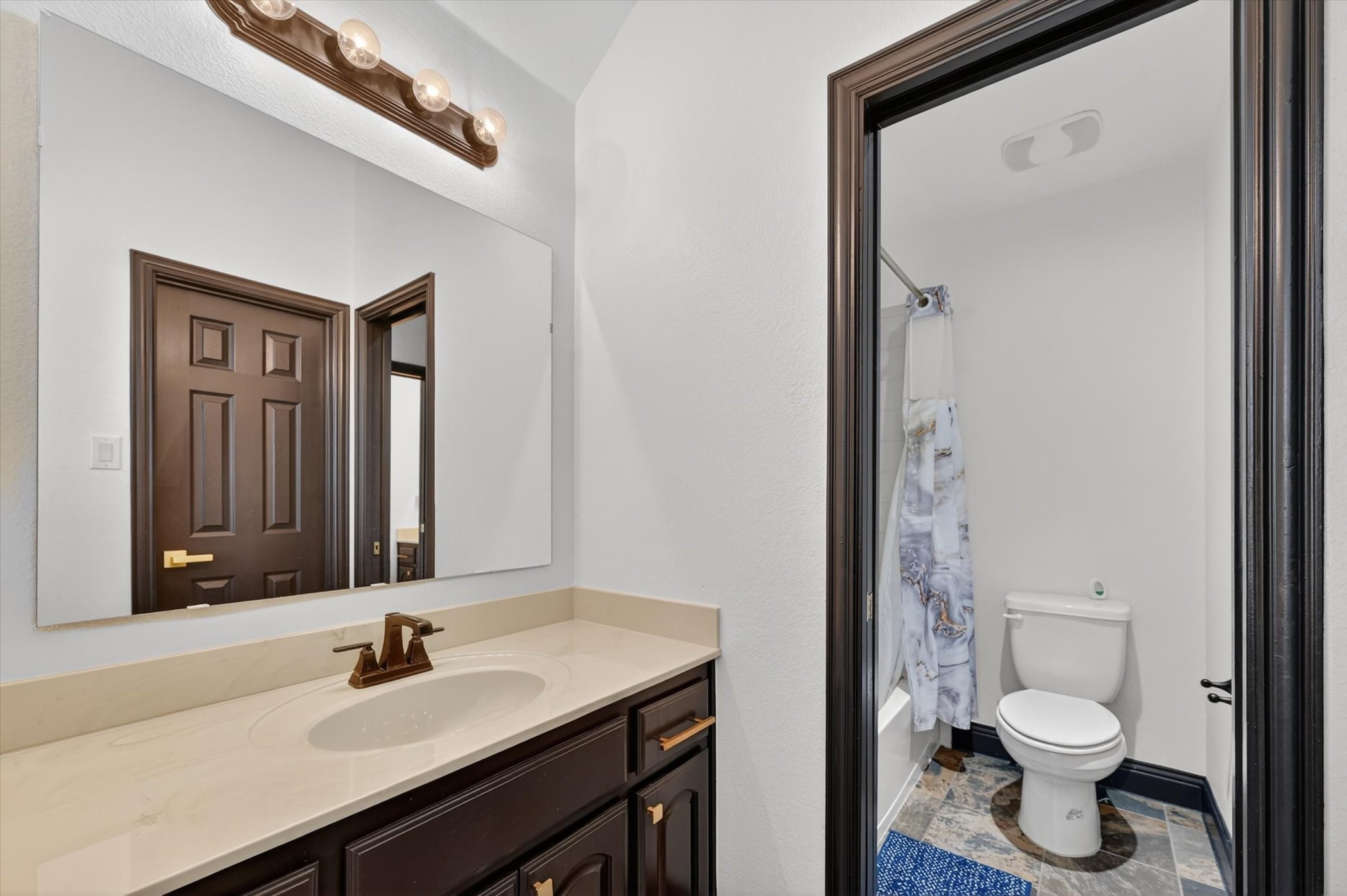 2832 Sendero Grand Prairie TX 75054