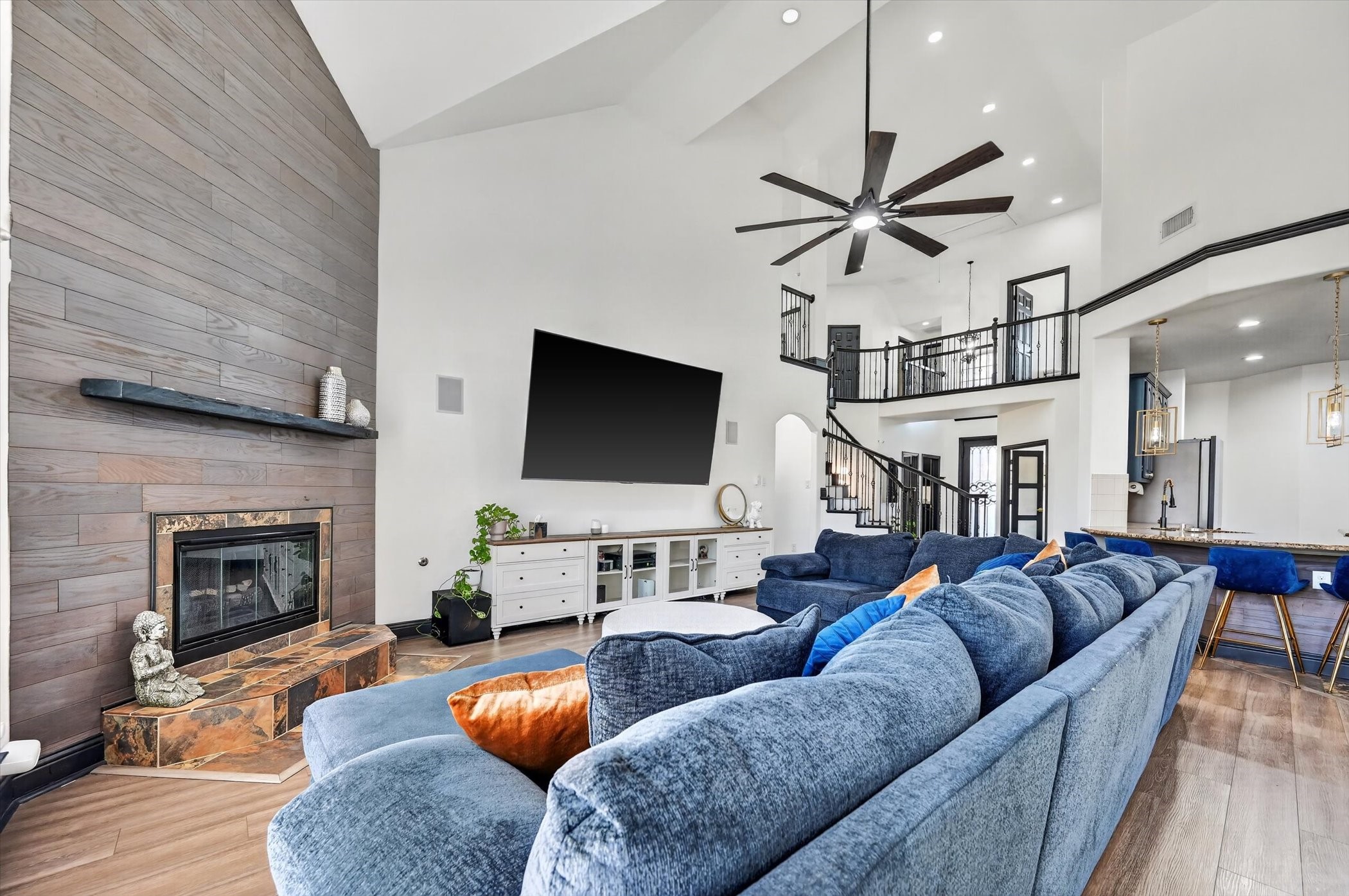 2832 Sendero Grand Prairie TX 75054