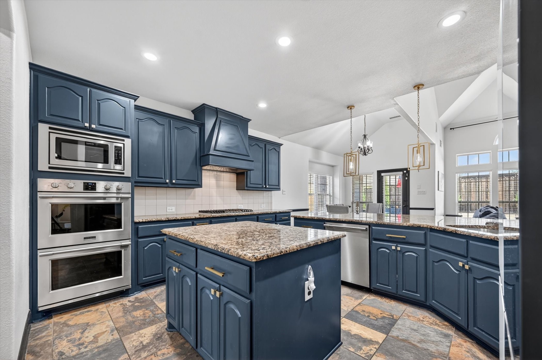2832 Sendero Grand Prairie TX 75054