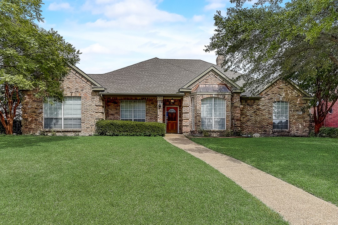 2814 Regents Park Lane Garland TX 75043