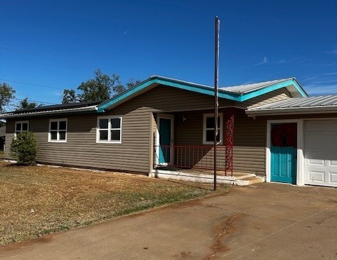 123 E Mccaulley Avenue Bronte TX 76933