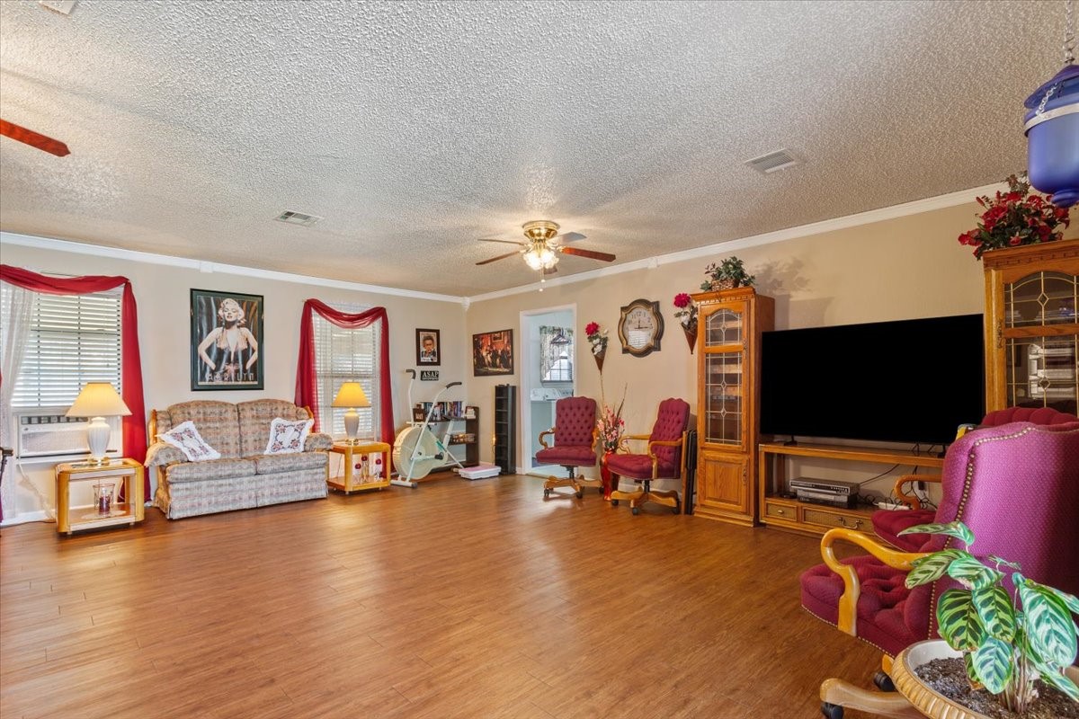 646 Winding Oaks Waco TX 76705