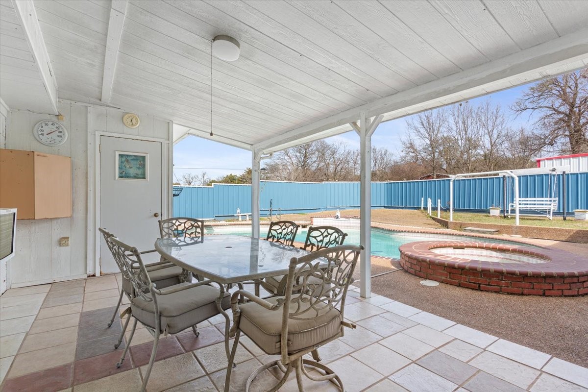 646 Winding Oaks Waco TX 76705