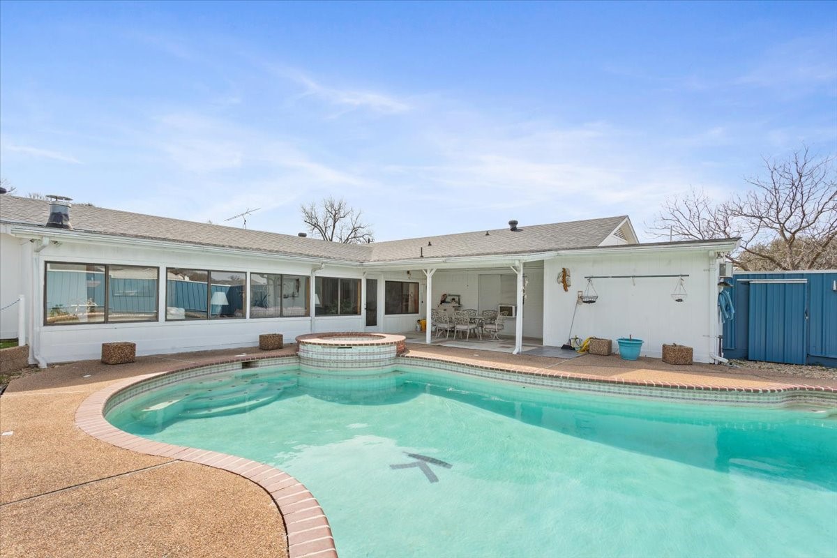 646 Winding Oaks Waco TX 76705