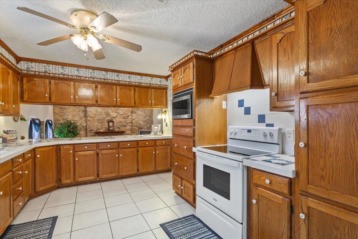 646 Winding Oaks Waco TX 76705